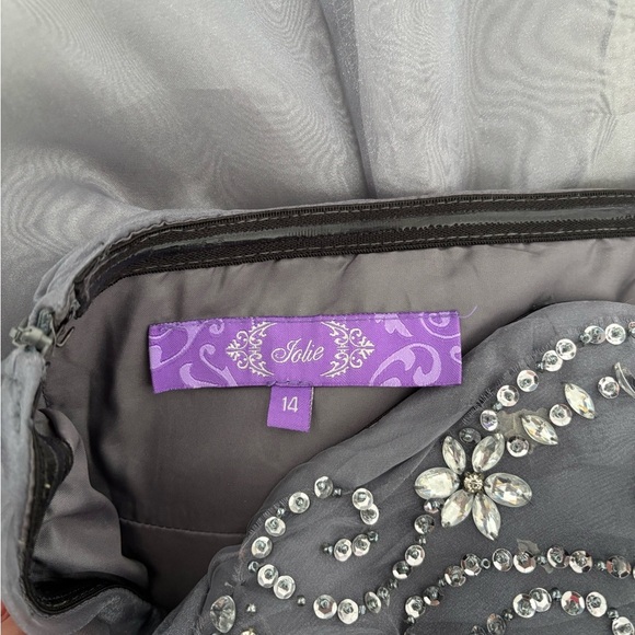 Jolie Gray Strapless Dress with Sequins Bodice and Poof Organza Skirt. - Picture 4 of 4